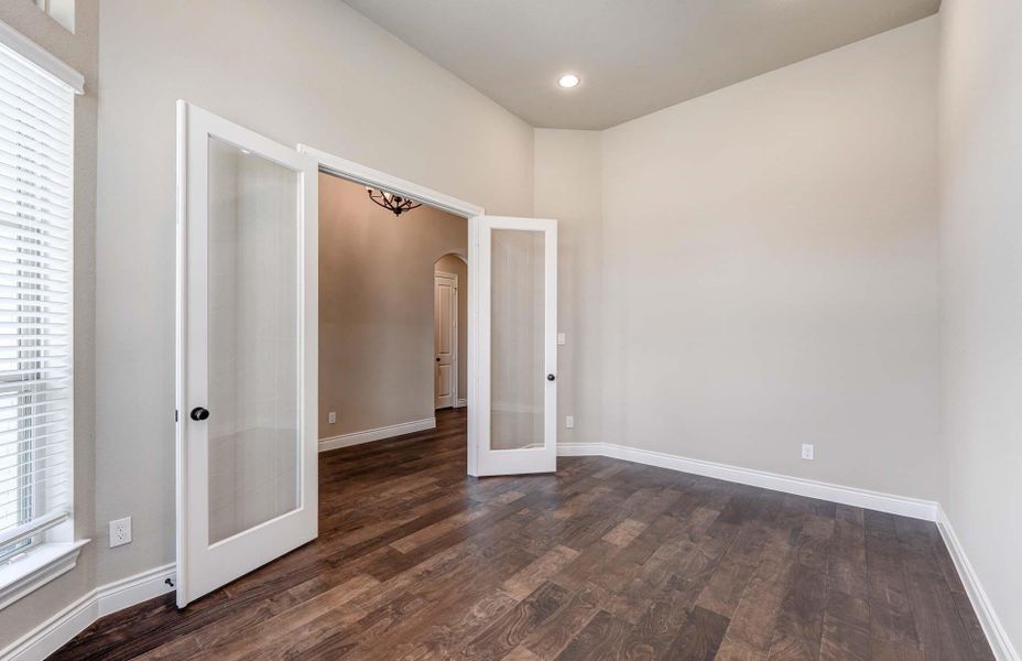 Spacious, unfurnished interior of a new home in Bridgeland 60′, Cypress (Image 10). Spacious, unfurnished interior of a new home in Bridgeland 60′, Cypress (Image 10).