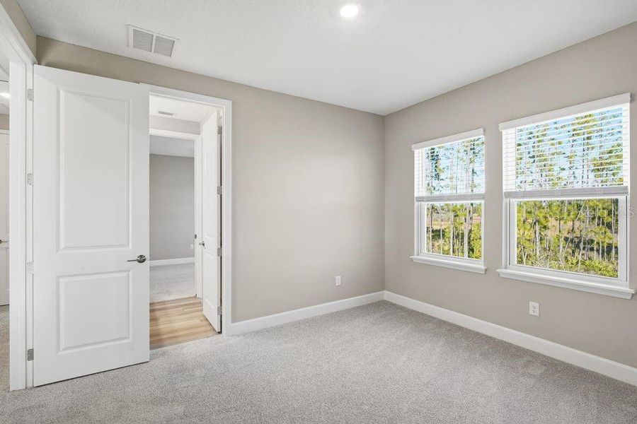 Spacious, unfurnished interior of a new home in Hammock at Two Rivers, Zephyrhills (Image 17).