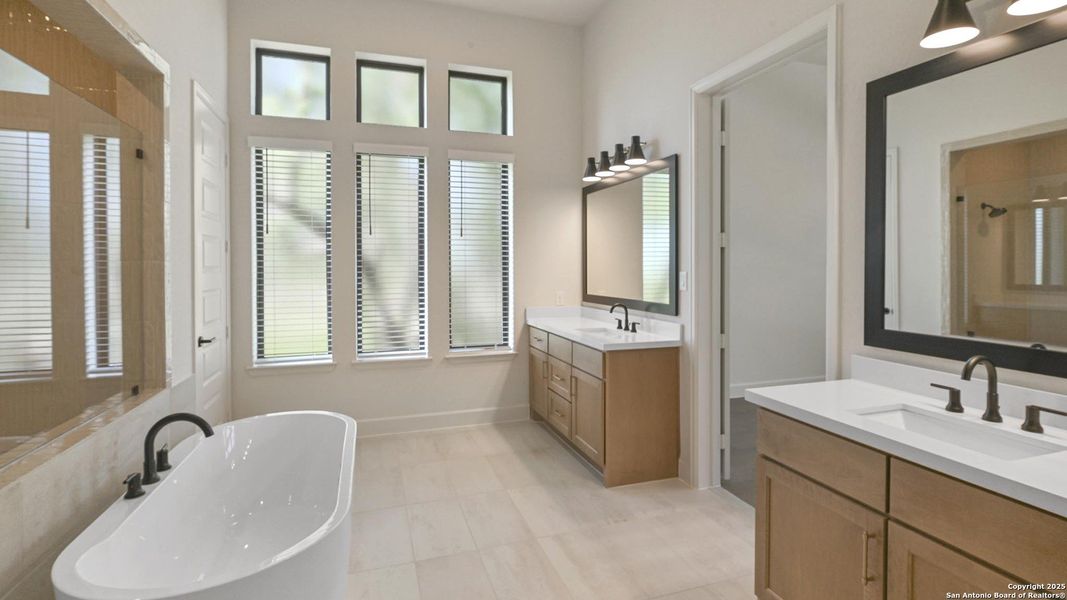 Furnished interior view inside a new home in George's Ranch Acre, Boerne (Image 8).