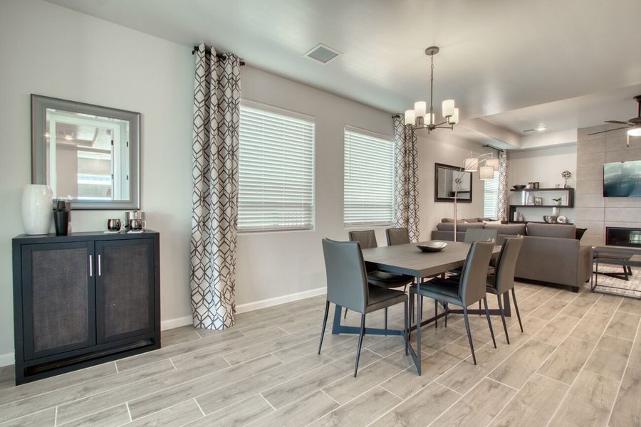 Representative furnished interior of a home built from the Sage by Hakes Brothers in Hillside Park, El Paso (Image 27).