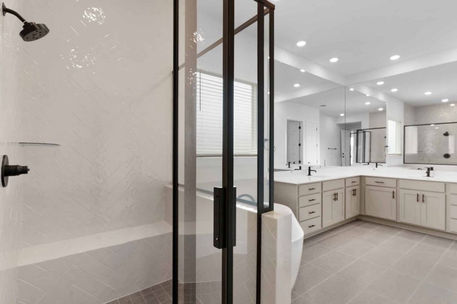 Representative furnished interior of a home built from the Hudson by Chesmar Homes in New Haven, Manor (Image 15).