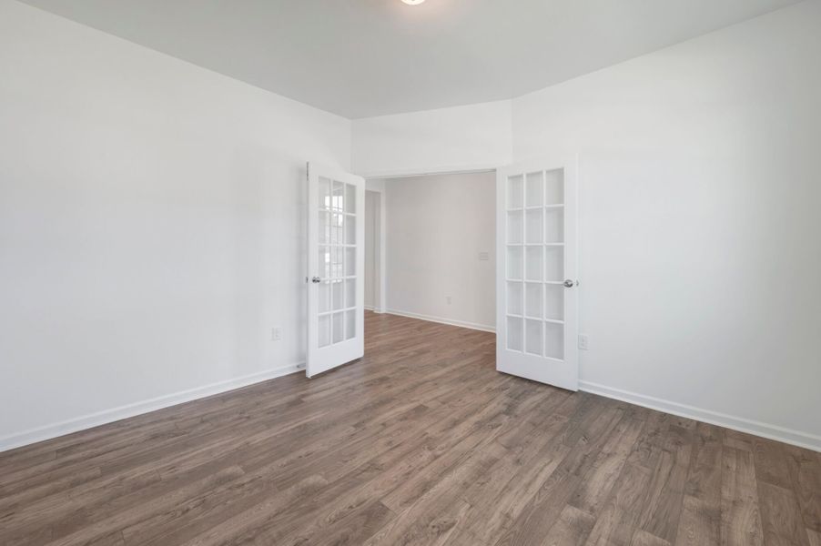 Spacious, unfurnished interior of a new home in Providence Creek, Fuquay Varina (Image 15).