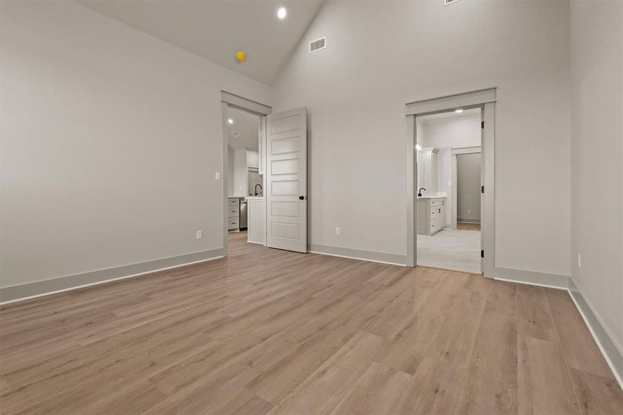 Spacious, unfurnished interior of a new home in , Lindale (Image 15).