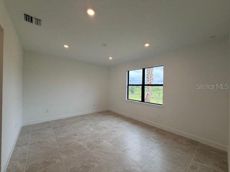 Spacious, unfurnished interior of a new home in Del Webb Catalina, Lakewood Ranch (Image 9). Spacious, unfurnished interior of a new home in Del Webb Catalina, Lakewood Ranch (Image 9).