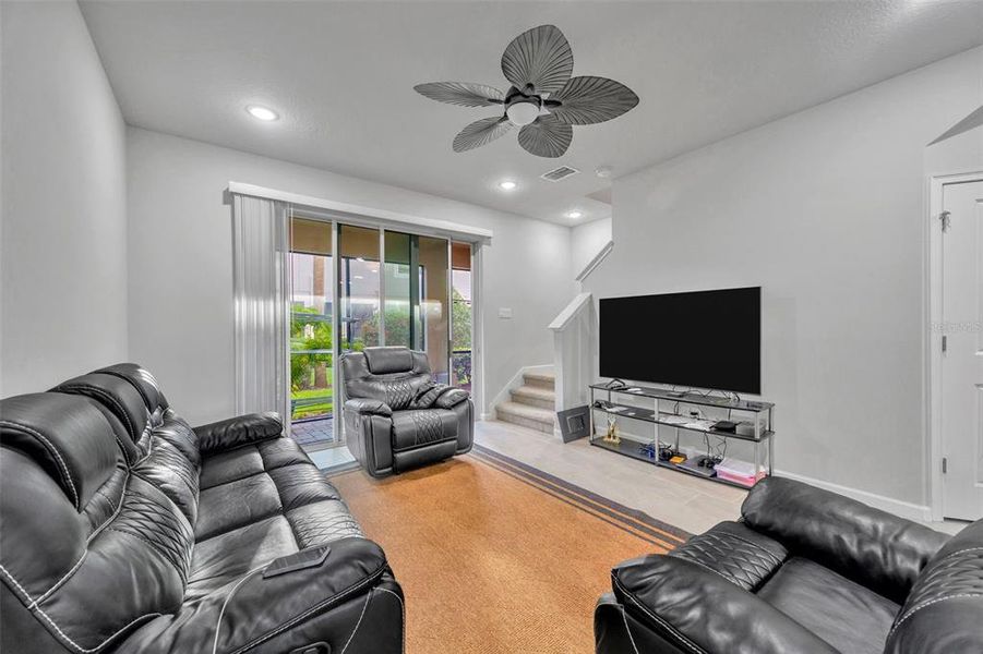 Furnished interior view inside a new home in , Lutz (Image 7).