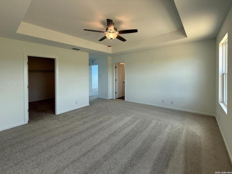Spacious, unfurnished interior of a new home in Hennersby Hollow, San Antonio (Image 27). Spacious, unfurnished interior of a new home in Hennersby Hollow, San Antonio (Image 27).