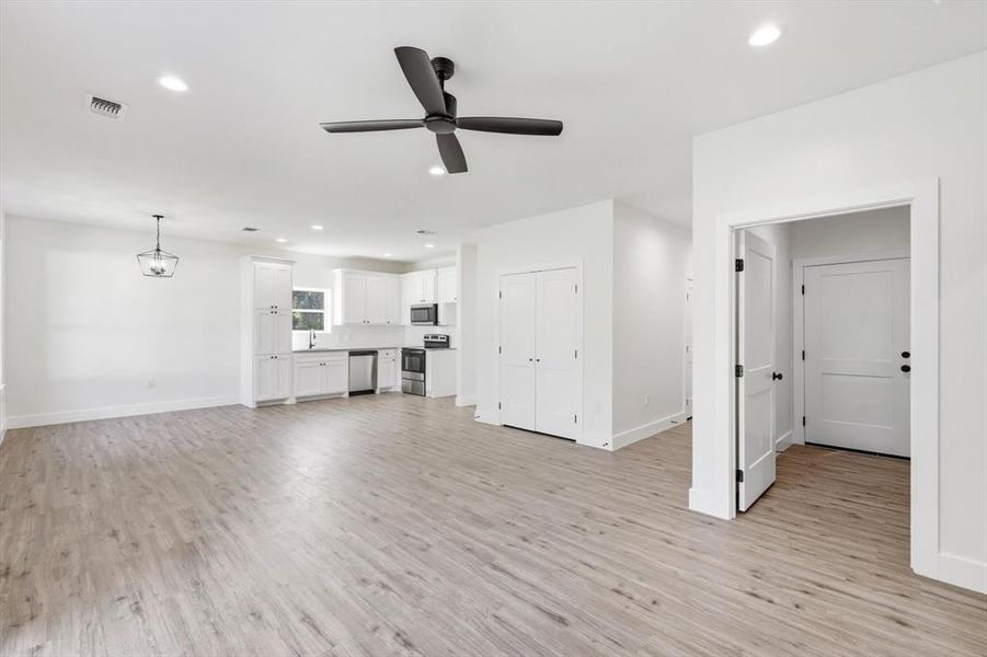 Spacious, unfurnished interior of a new home in , Whitesboro (Image 15). Spacious, unfurnished interior of a new home in , Whitesboro (Image 15).
