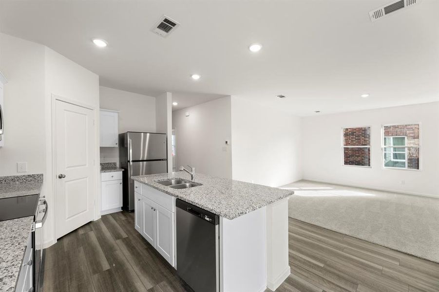 12. 3216 Dillonwood - Kitchen (3)