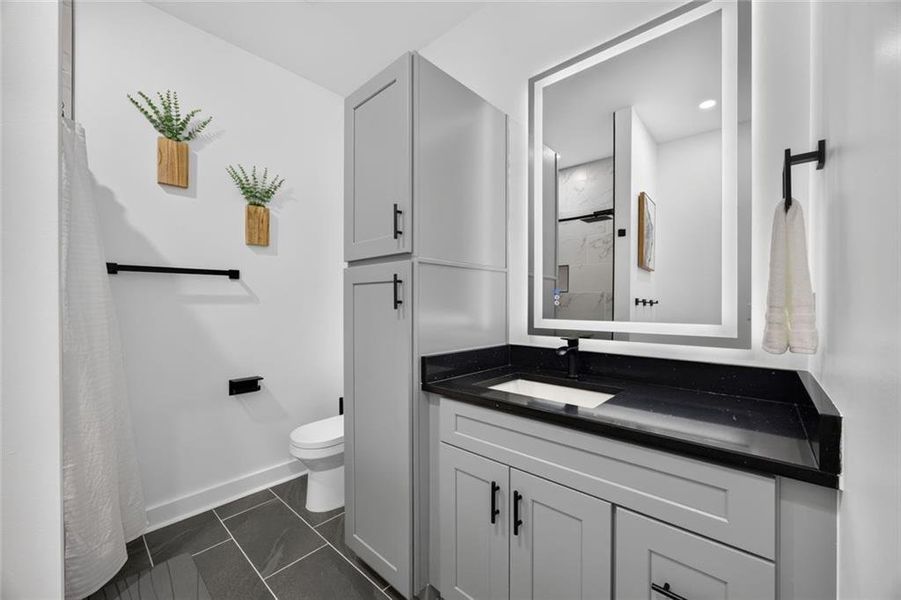 Furnished interior view inside a new home in , Union City (Image 12).