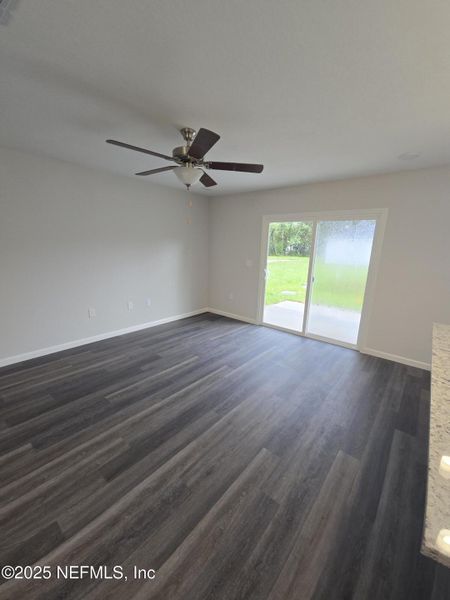 Spacious, unfurnished interior of a new home in , Jacksonville (Image 7).