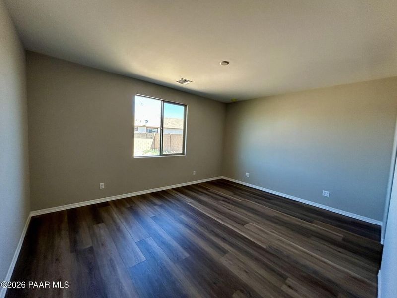 Spacious, unfurnished interior of a new home in North Ridge at Pronghorn Ranch, Prescott Valley (Image 10).