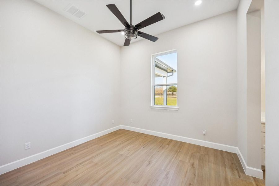 Secondary Primary bedroom