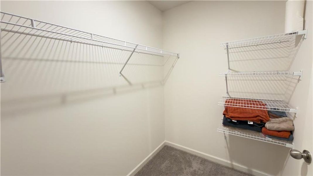 Spacious, unfurnished interior of a new home in Kinsale, Macon (Image 18).