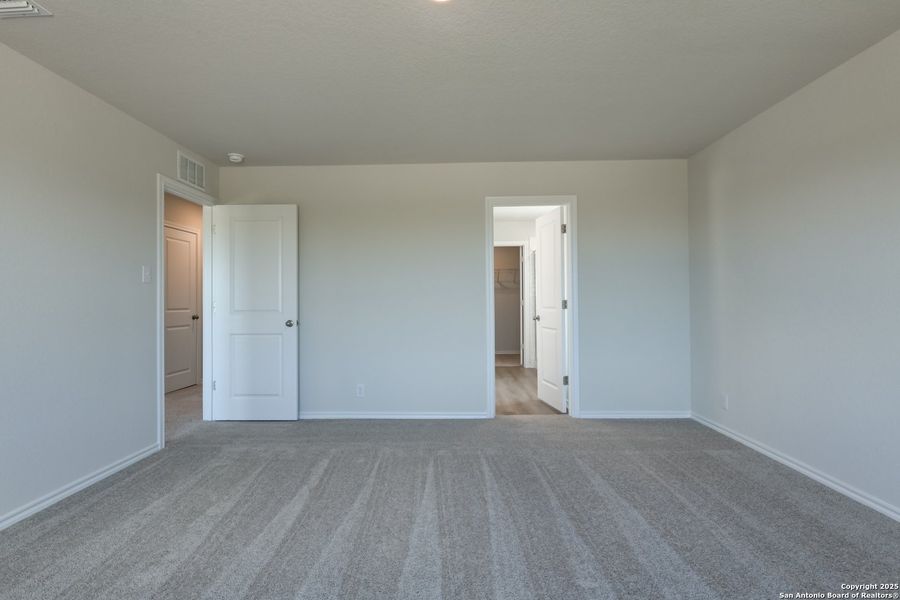 Spacious, unfurnished interior of a new home in Meadows at Hennersby Hollow 40's, San Antonio (Image 15). Spacious, unfurnished interior of a new home in Meadows at Hennersby Hollow 40's, San Antonio (Image 15).