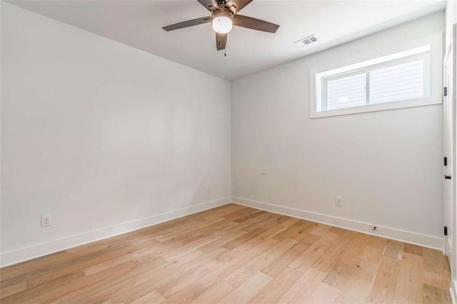 Spacious, unfurnished interior of a new home in , Gainesville (Image 32).