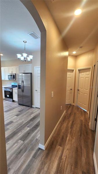 Spacious, unfurnished interior of a new home in , Auburndale (Image 9).