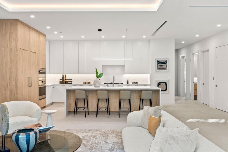 mls_FAMILY_ROOM_TO_KITCHEN_STRAIGHT_DT