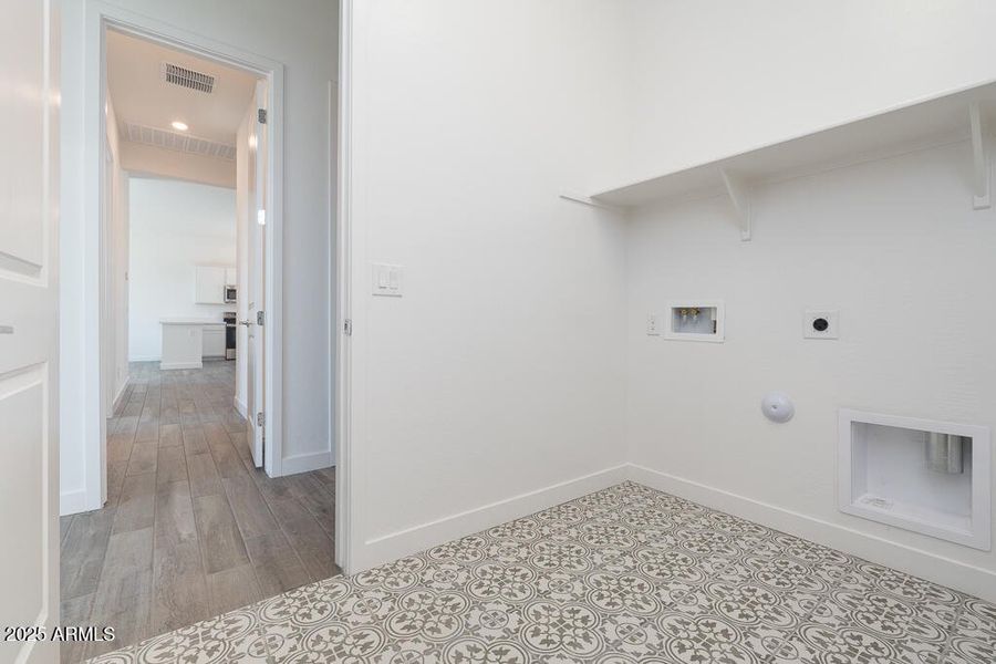 Tri Pointe Blossom Rock 494 - Laundry-1M