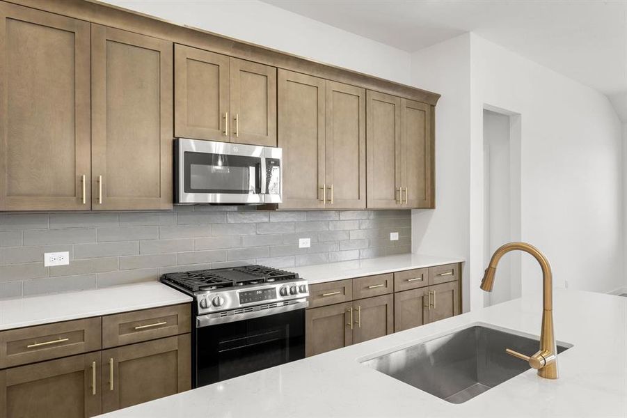 701 Tyronza-Kitchen-4