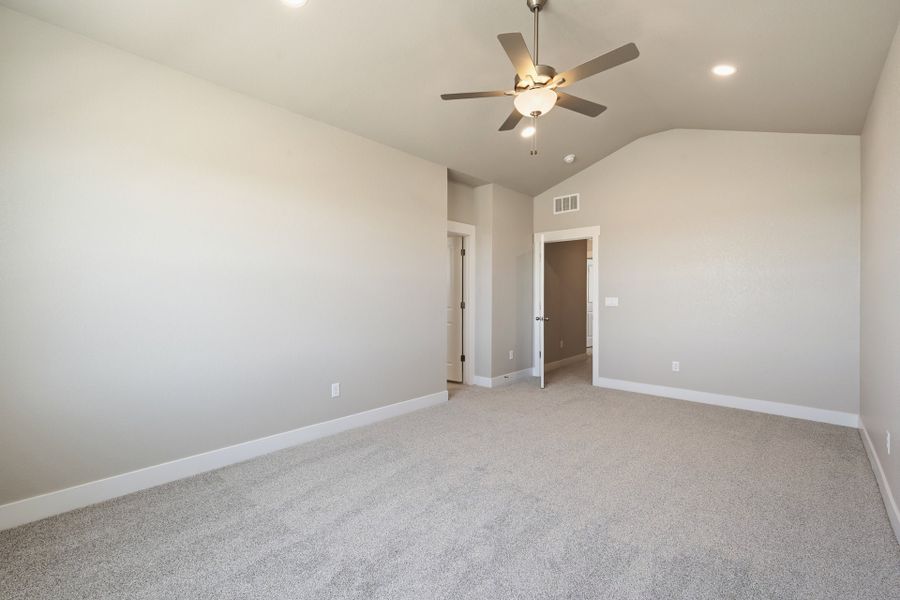Spacious, unfurnished interior of a new home in The Lakes at Centerra, Loveland (Image 15).