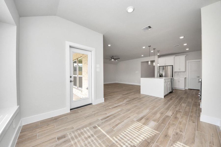 Spacious, unfurnished interior of a new home in Laurel Landing: Landmark Collection, Alvin (Image 33). Spacious, unfurnished interior of a new home in Laurel Landing: Landmark Collection, Alvin (Image 33).