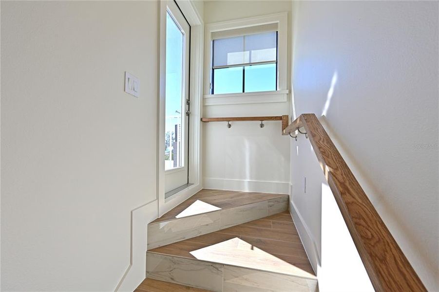 Spacious, unfurnished interior of a new home in , Anna Maria (Image 22).