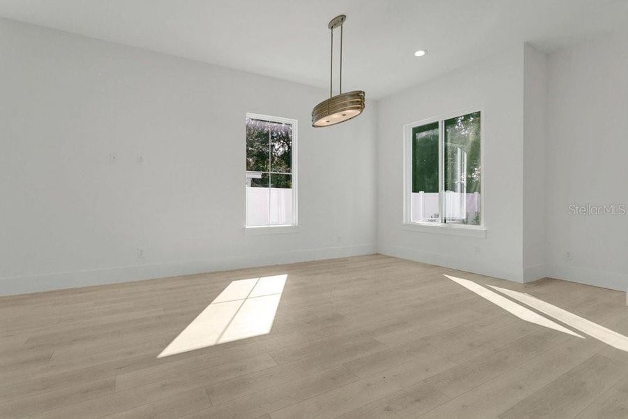 Spacious, unfurnished interior of a new home in , Orlando (Image 21).