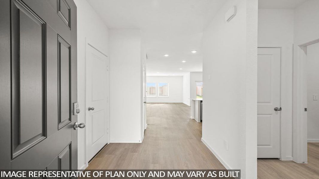 Spacious, unfurnished interior of a new home in Granger Pines, Conroe (Image 7).