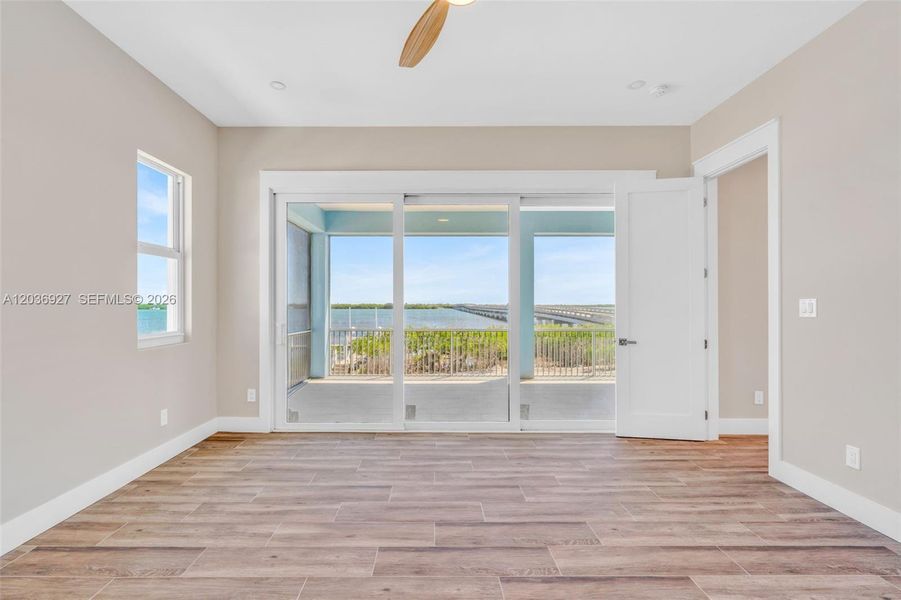 Spacious, unfurnished interior of a new home in , Big Pine Key (Image 22).