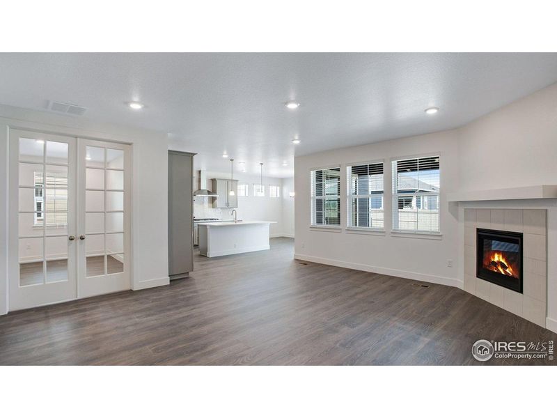 Spacious, unfurnished interior of a new home in Vantage, Berthoud (Image 18).