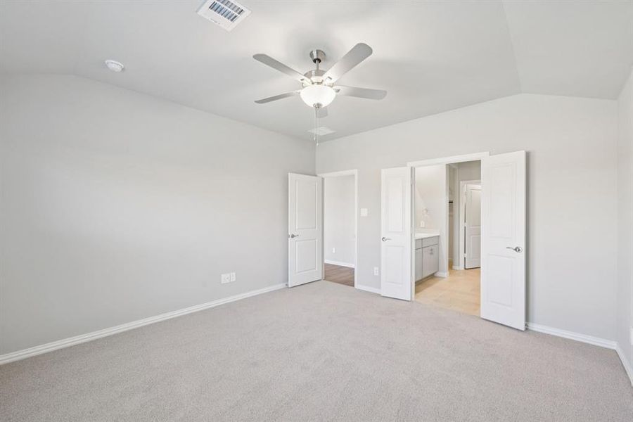 Spacious, unfurnished interior of a new home in Westmoor, Sherman (Image 31). Spacious, unfurnished interior of a new home in Westmoor, Sherman (Image 31).