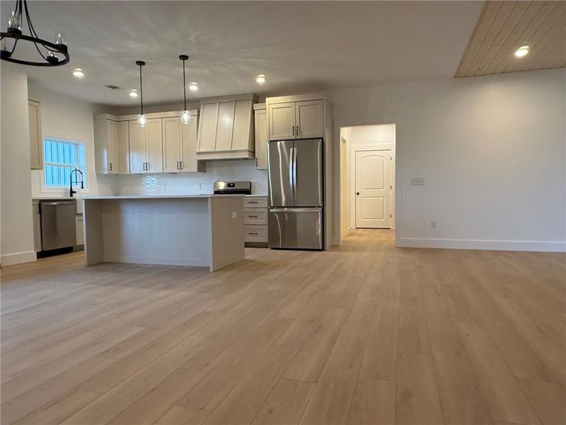 Spacious, unfurnished interior of a new home in , Calhoun (Image 13).