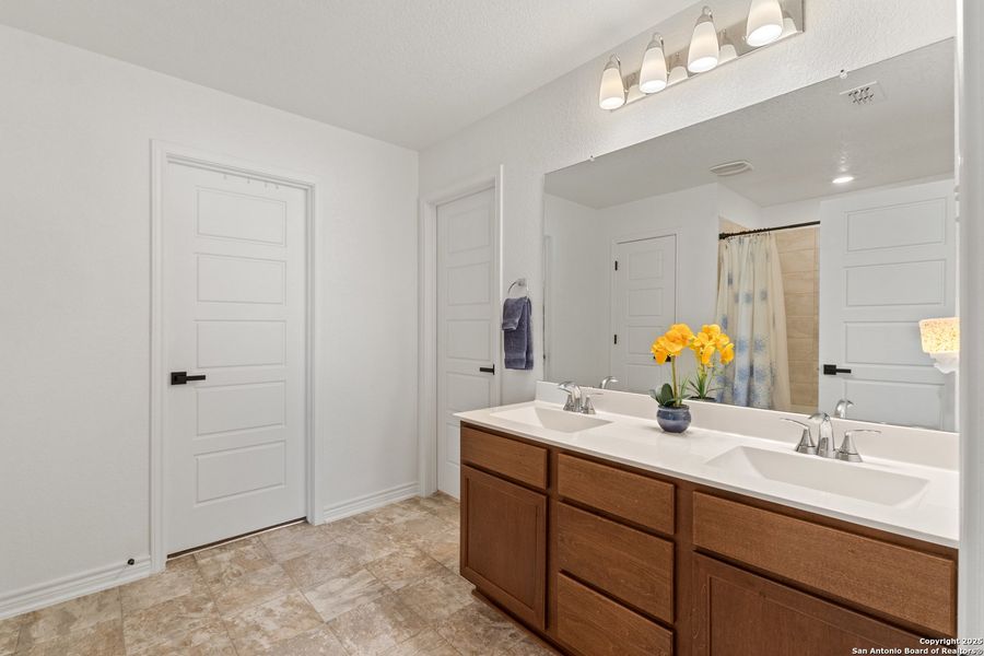 Furnished interior view inside a new home in Champions Landing, San Antonio (Image 24). Furnished interior view inside a new home in Champions Landing, San Antonio (Image 24).