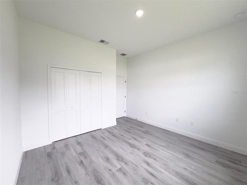 Spacious, unfurnished interior of a new home in , Ocala (Image 14).