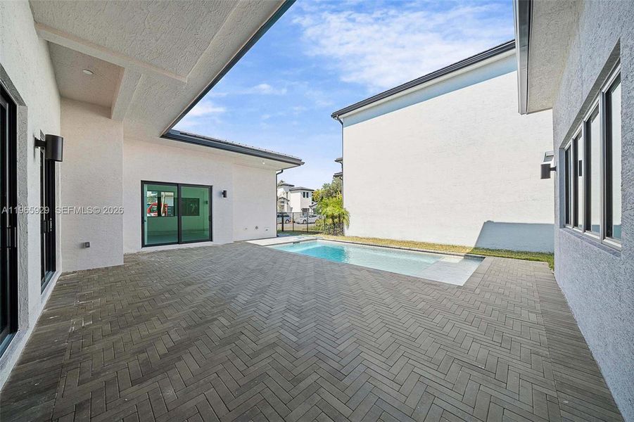 Exterior details and patio area of a home in , Hollywood (Image 31).