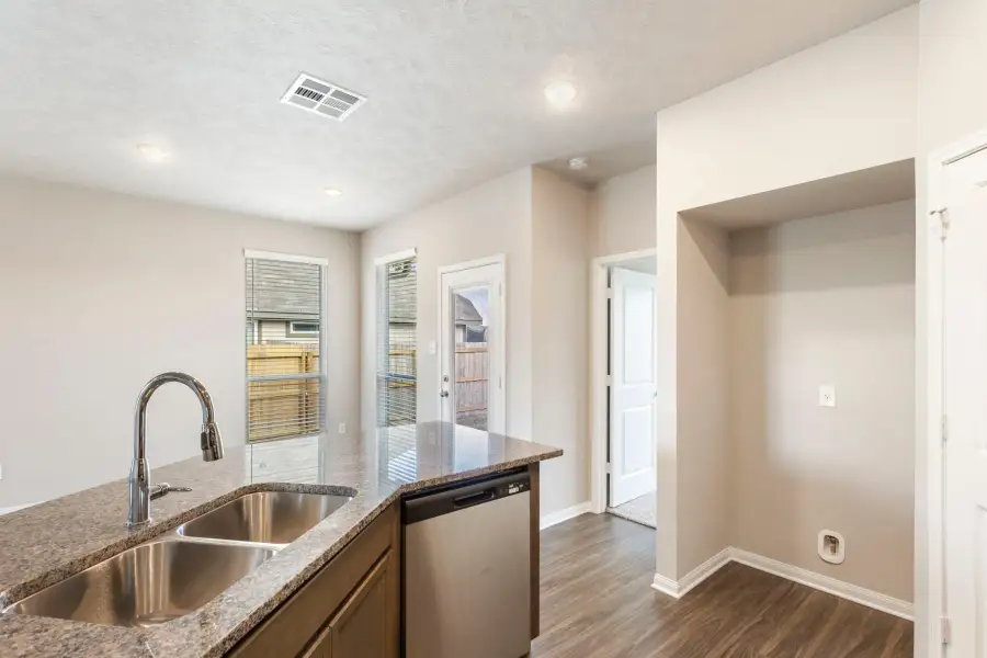Furnished interior view inside a new home in South Fork, Waco (Image 4).