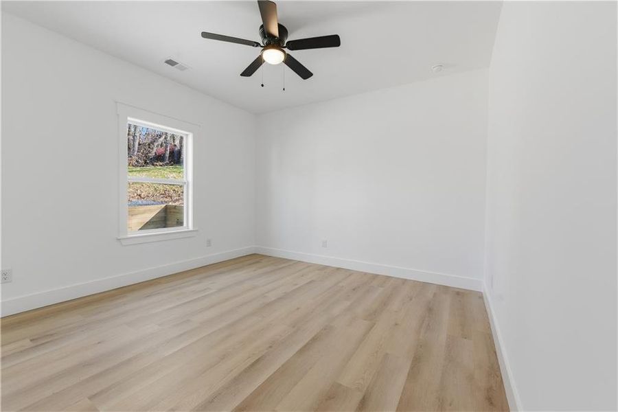 Spacious, unfurnished interior of a new home in , Cartersville (Image 16).