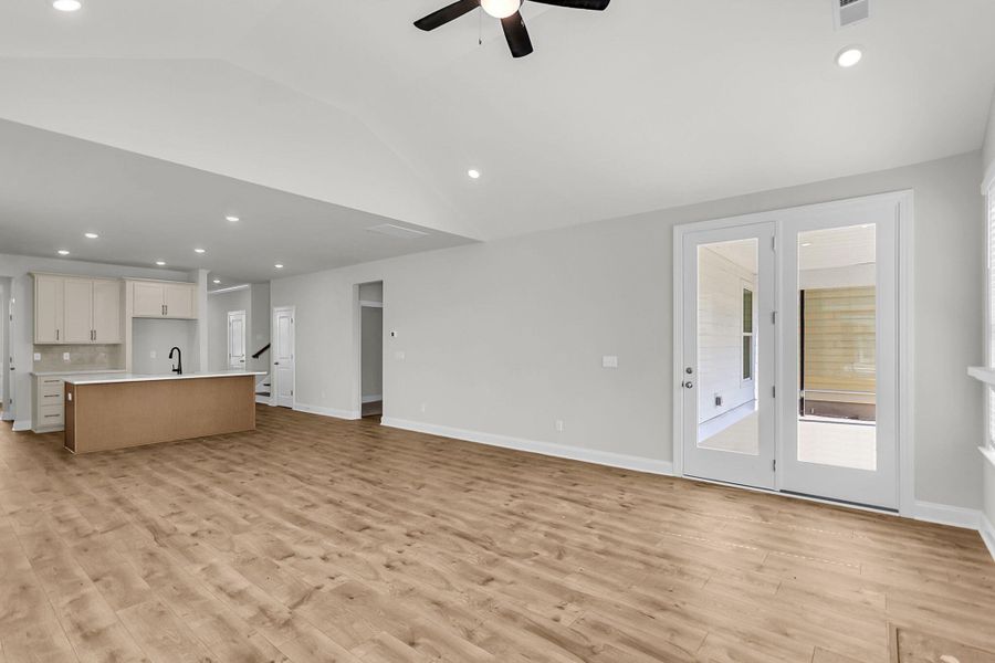 Spacious, unfurnished interior of a new home in Tidewater at Lakes of Cane Bay, Summerville (Image 27).