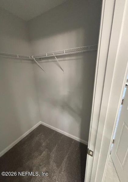 Spacious, unfurnished interior of a new home in , Jacksonville (Image 11).