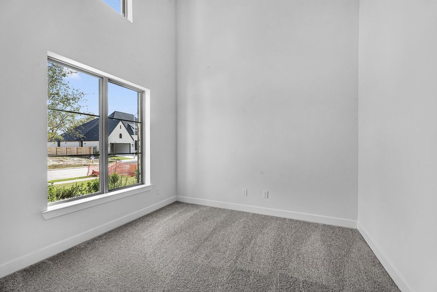 Spacious, unfurnished interior of a new home in Sienna, Missouri City (Image 13).