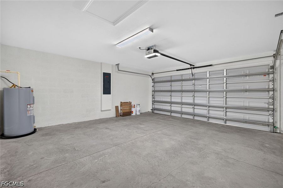 Spacious, unfurnished interior of a new home in Cape Coral, Cape Coral (Image 30). Spacious, unfurnished interior of a new home in Cape Coral, Cape Coral (Image 30).
