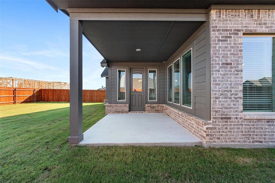 Exterior details and patio area of a home in Northstar, Haslet (Image 20).