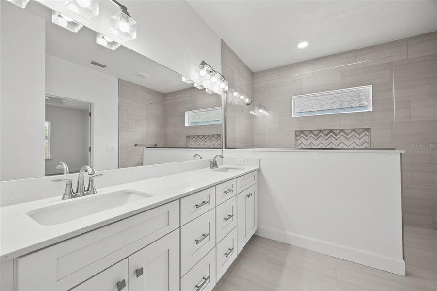 Furnished interior view inside a new home in , Gainesville (Image 7).