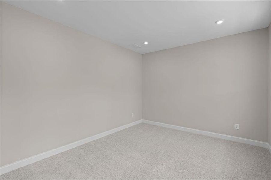 Spacious, unfurnished interior of a new home in Hidden Fields, Hoschton (Image 26).