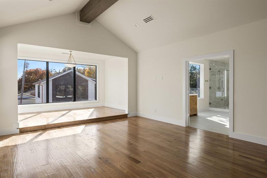 Master bedroom Master bedroom