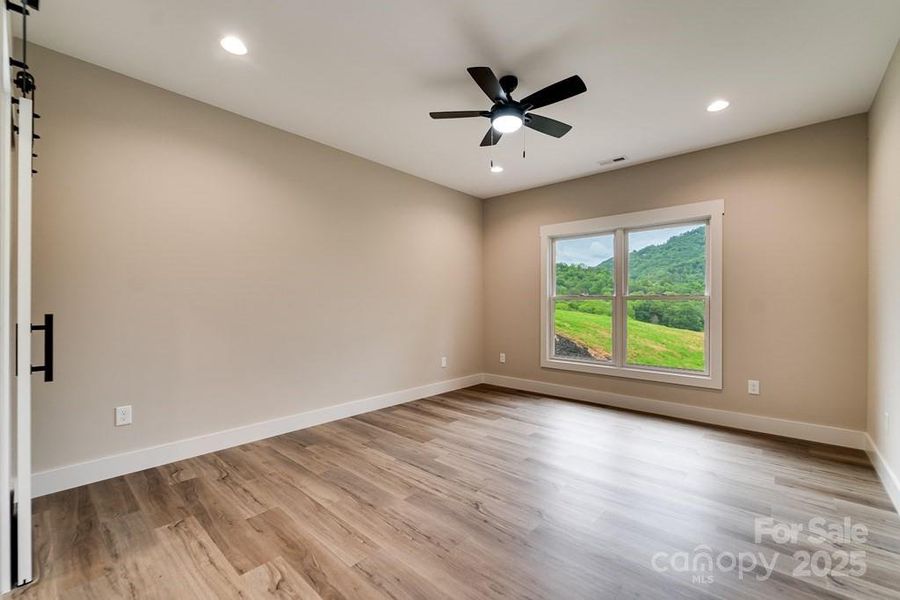 Spacious, unfurnished interior of a new home in , Clyde (Image 25).