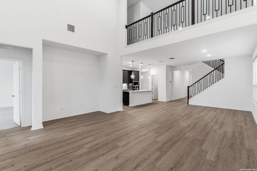 Spacious, unfurnished interior of a new home in Lily Springs, Seguin (Image 36).