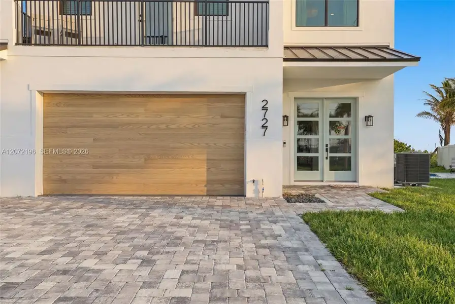 Exterior details and patio area of a home in , Melbourne Beach (Image 38).
