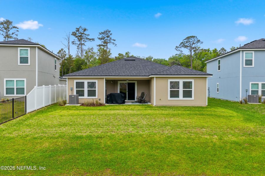 Exterior details and patio area of a home in , Jacksonville (Image 4).
