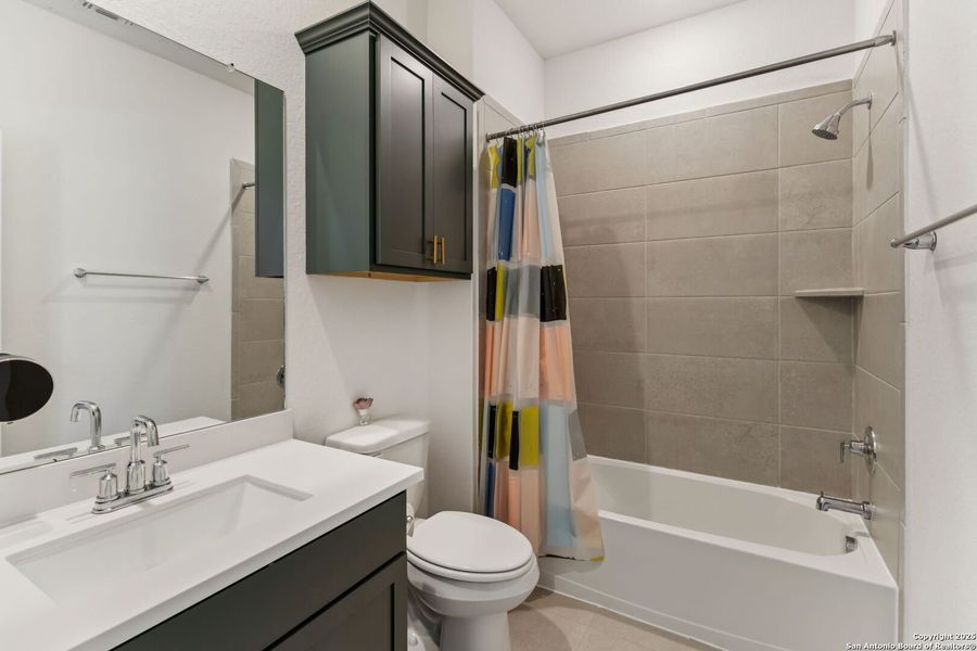 Furnished interior view inside a new home in Rhine Valley, Schertz (Image 33).